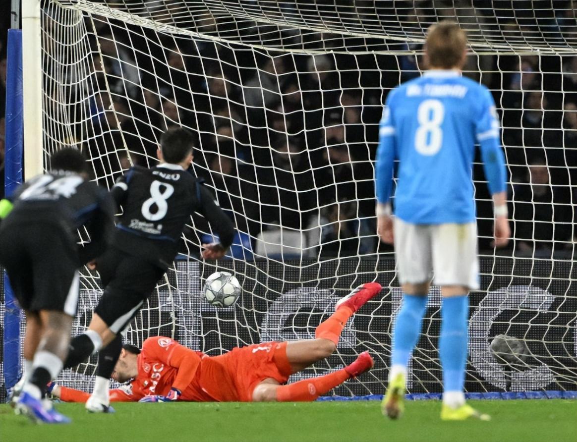 32！切尔西逆转进前八，意甲冠军耻辱出局，孔蒂实锤不会踢欧冠