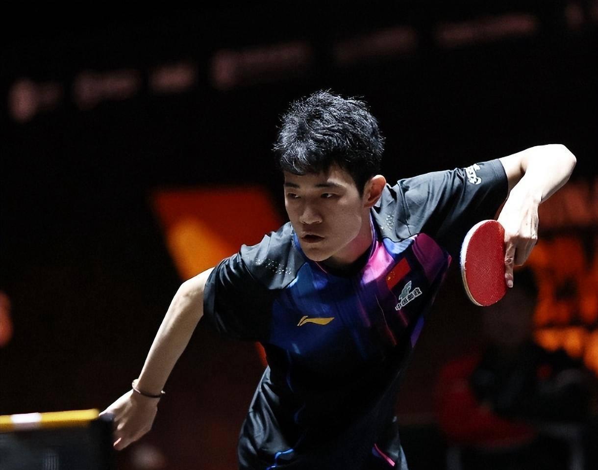 双喜临门！国乒20岁新星崛起冲冠：当梁靖崑替身，曾击败张本智和