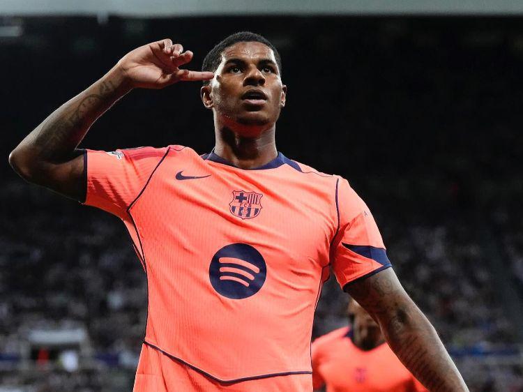 拉什福德欧冠闪耀：巴萨新星崛起，曼联困境再引深思