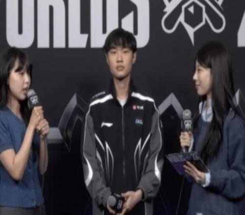 要当责任神！Knight：22组做好我们自己就一定能赢，我会carry的