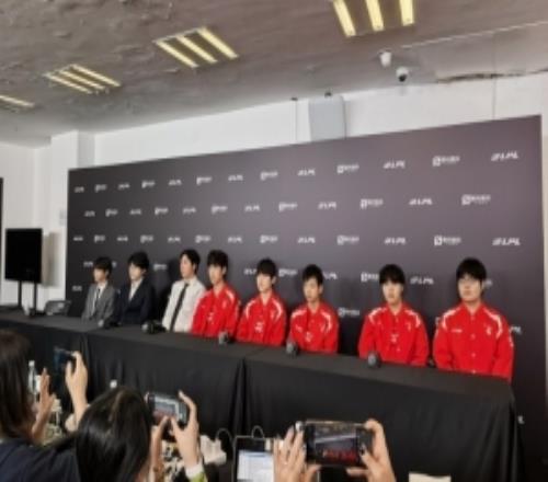 TES赛后群访JKL:今年还没有结束还有很多比赛要打一起努力