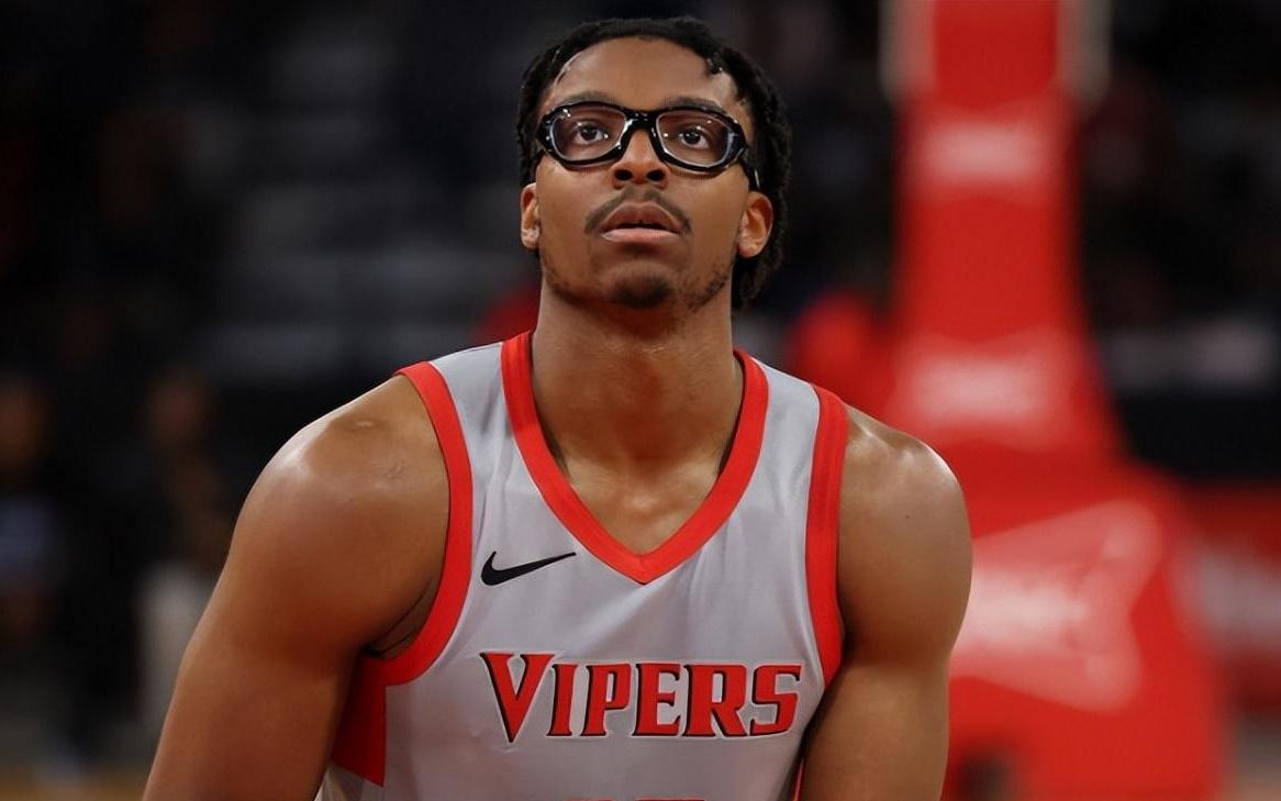 表现太不稳定了！火箭双向合同新援的位置可能并没有那么稳固