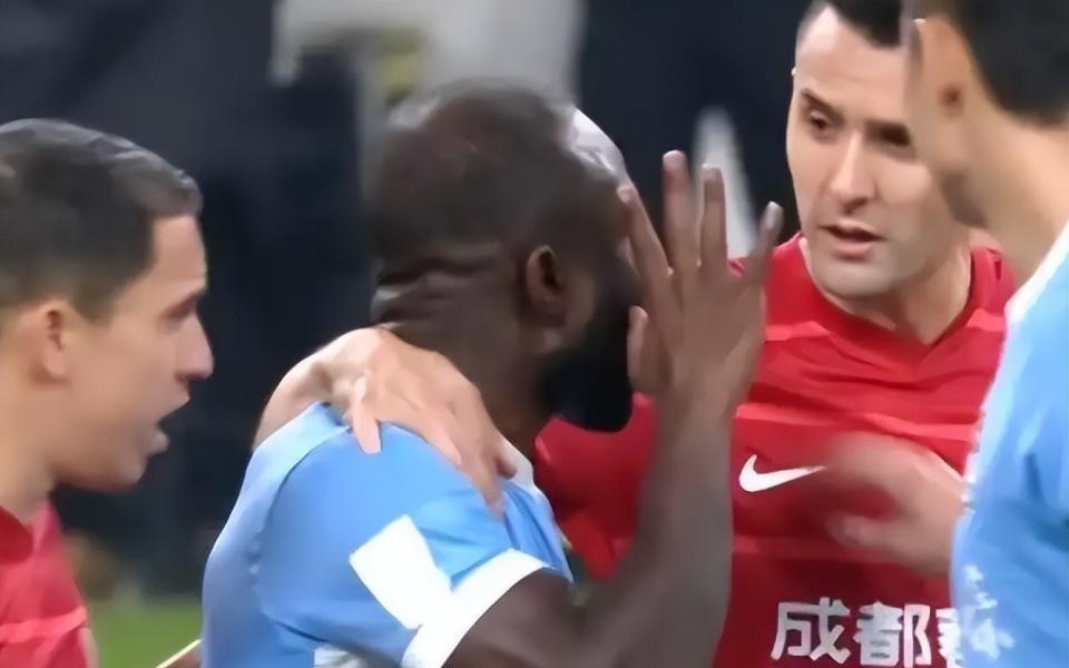 恶名远扬！韩媒批蓉城球迷：在亚冠也有