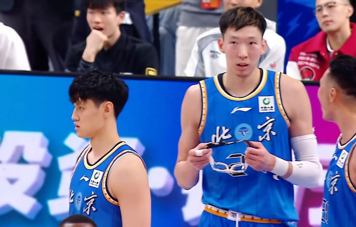 没有高诗岩更强！山东残阵打爆北京男篮，国家队后卫线要换人了！