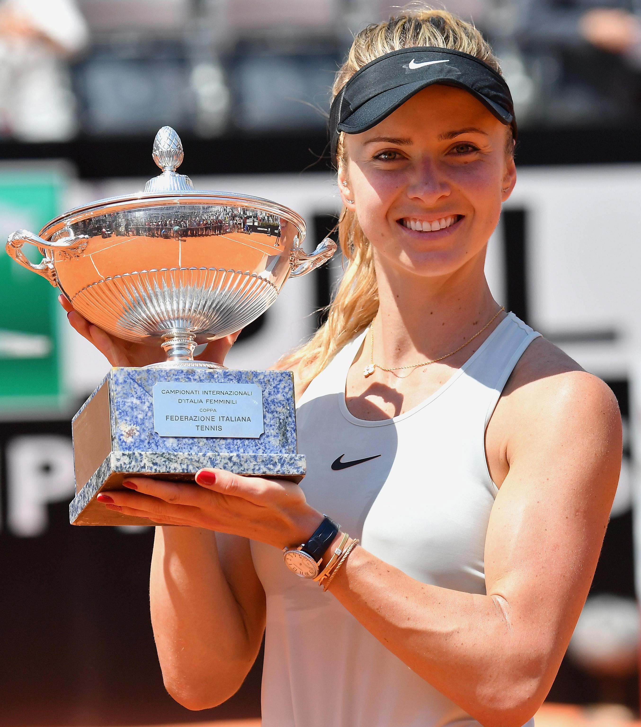 爆冷不敌对手早早出局，斯维托丽娜依旧排在另一榜单前五位