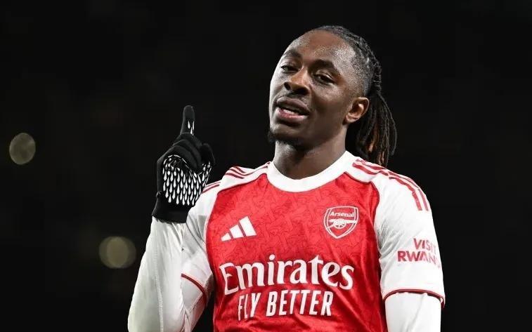 四线狂飙争冠！马杜埃凯破僵埃泽制胜