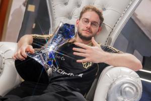 遭GEN横扫后，LYON打野发文：“对我们来说，GEN有点太韩国化了”