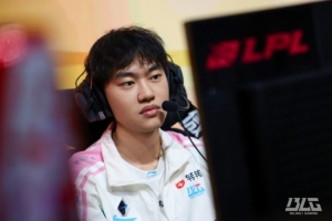 中韩赛区先锋赛四位中单数据对比：Knight对线经济差759