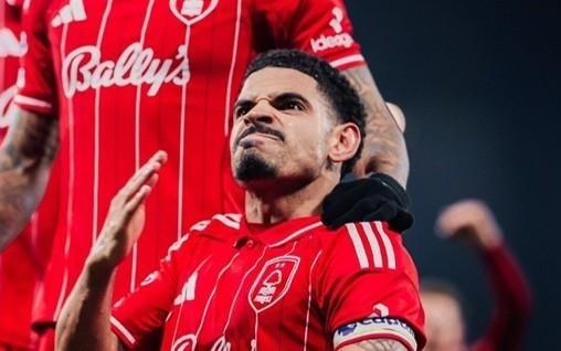 吉布斯怀特：曼城肯定更多地控球，而我