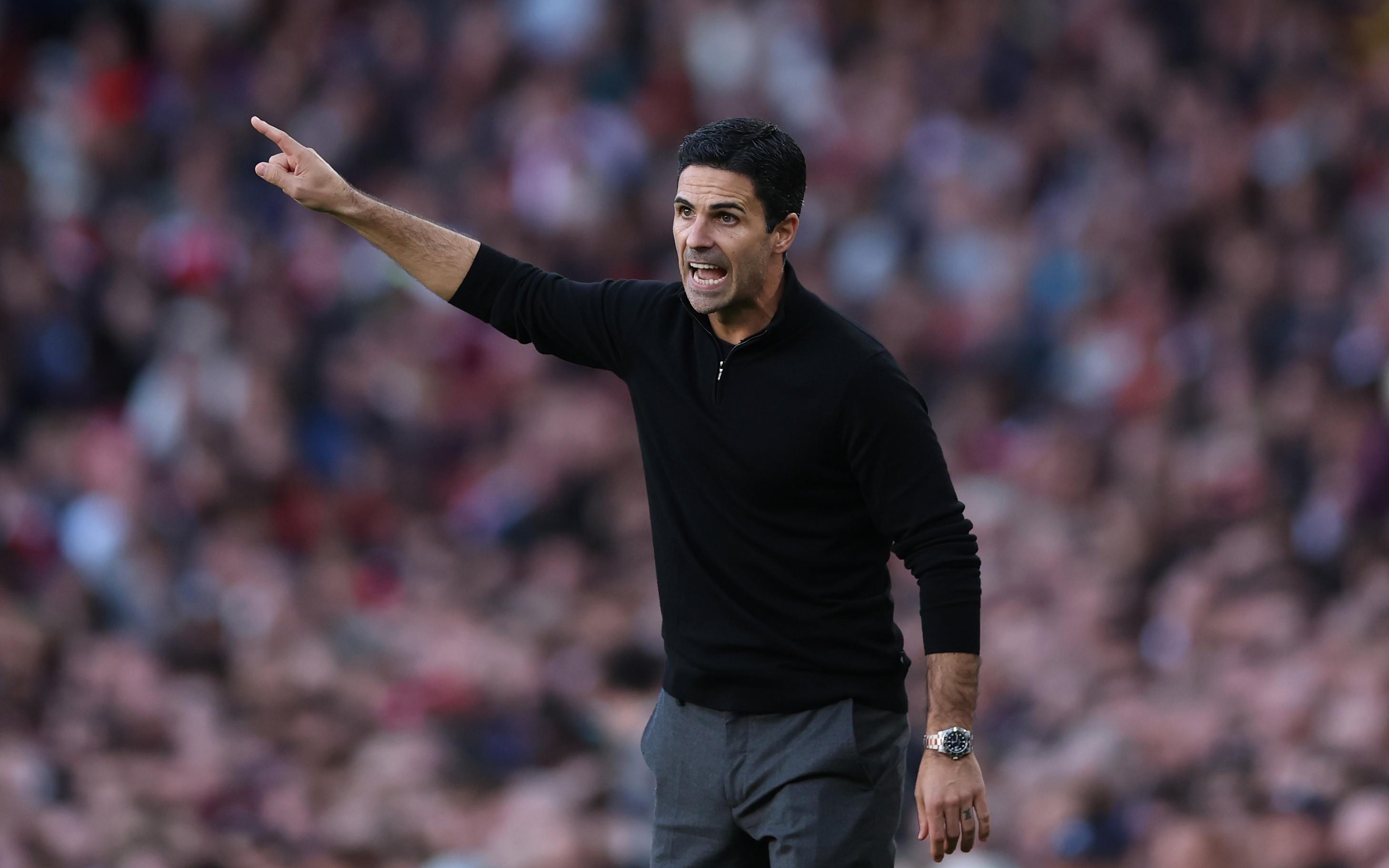 内维尔：阿森纳在对阵曼城时战术过于保守，白白浪费了45分钟