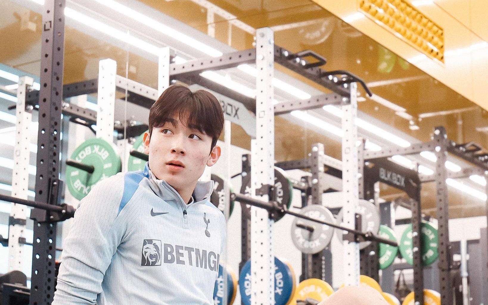 朴茨茅斯总监：热刺已与我们就可能提