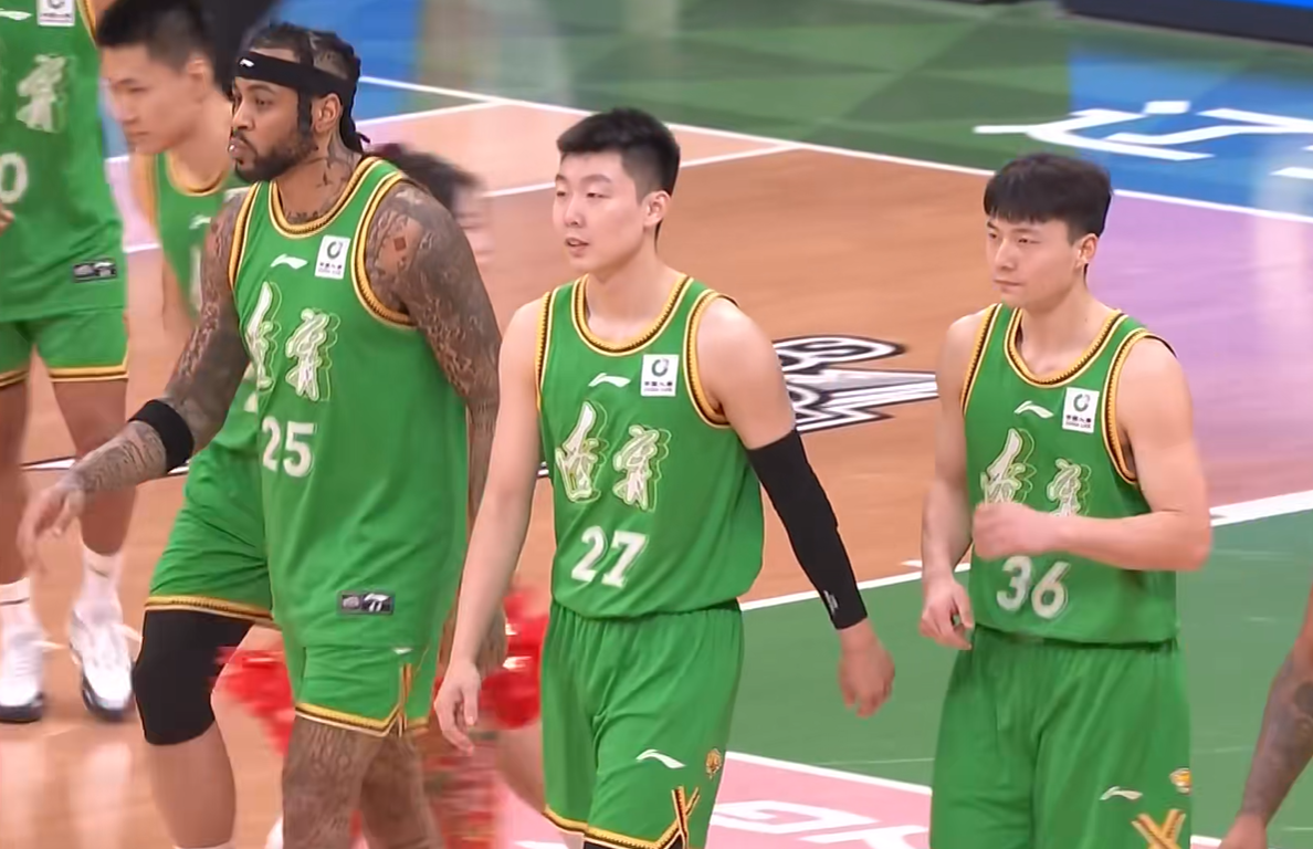 26分惨败！CBA四冠王输麻了，4连败跌出前十，黑马5连胜登上榜首