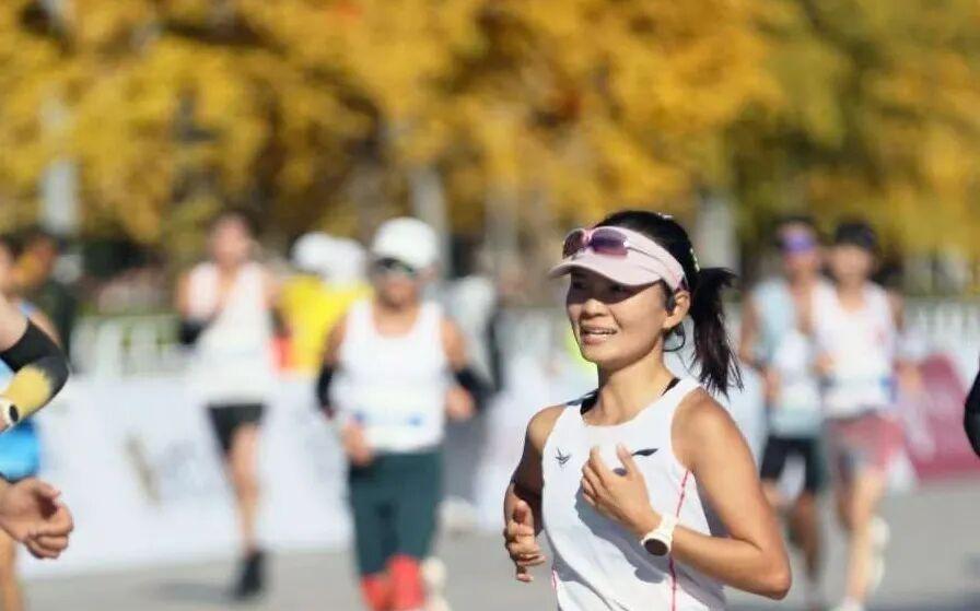 十张北马破三女跑者脸谱