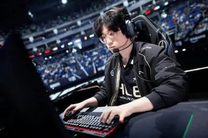 Zeus：相较版本周边环境变化更大，和珉炯哥是彼此了解亲近的朋友