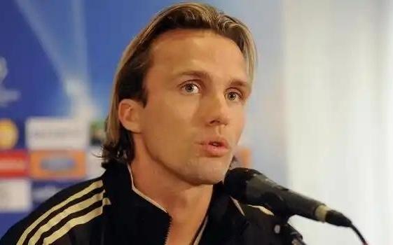 岑登建议斯洛特参考阿隆索，伊萨克还