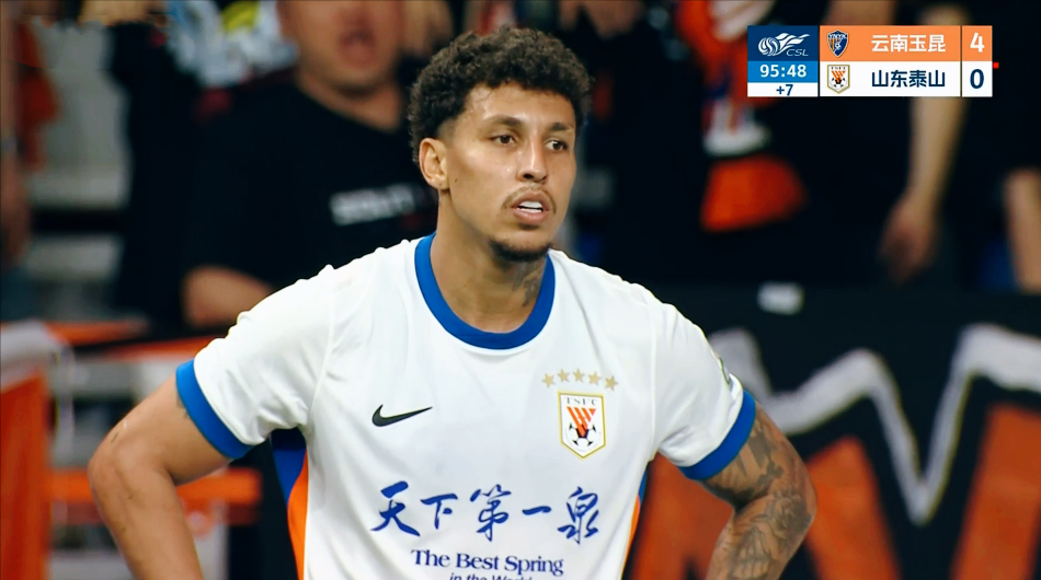 04惨败！谢文能红牌，中超爆大冷：山东泰