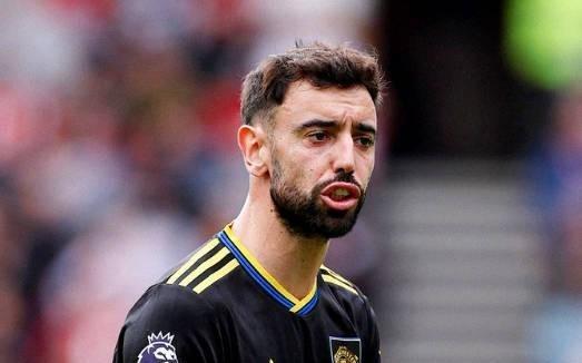 记者：B费已恢复场地训练争取出战，他一直恳求教练让他上场