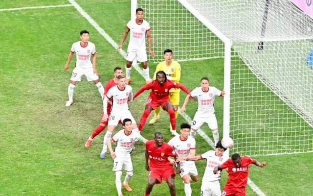 拜合拉木94分钟绝平！中超上演川渝德