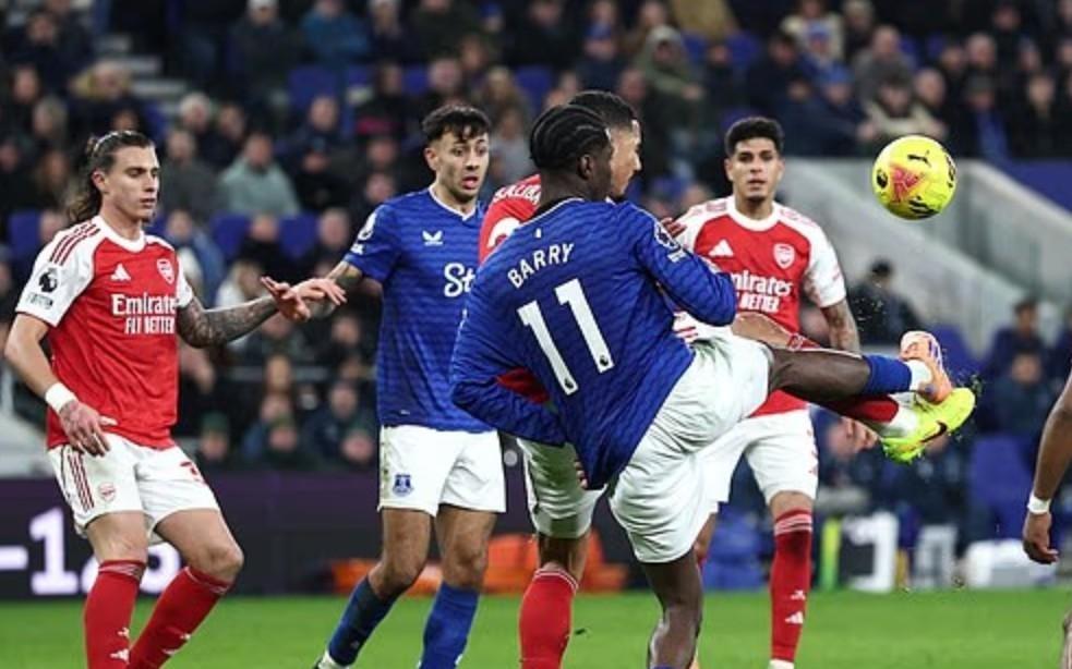 英超判罚评审团：埃弗顿在踢阿森纳的比赛本应获得一粒点球