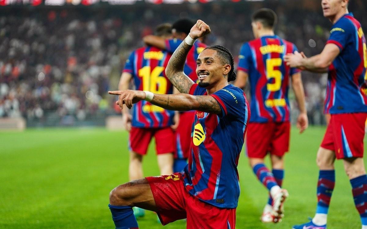 单届西超杯打入4球，拉菲尼亚成历史第二人