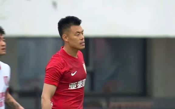 谭龙踢不了,亚泰6分保级战紧迫韩鹏争第二胜泰山进攻火力碾压