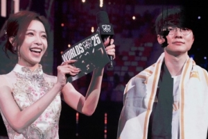 希然晒照：这一次作为主持人见证赛事长河里新的历史，何其有幸