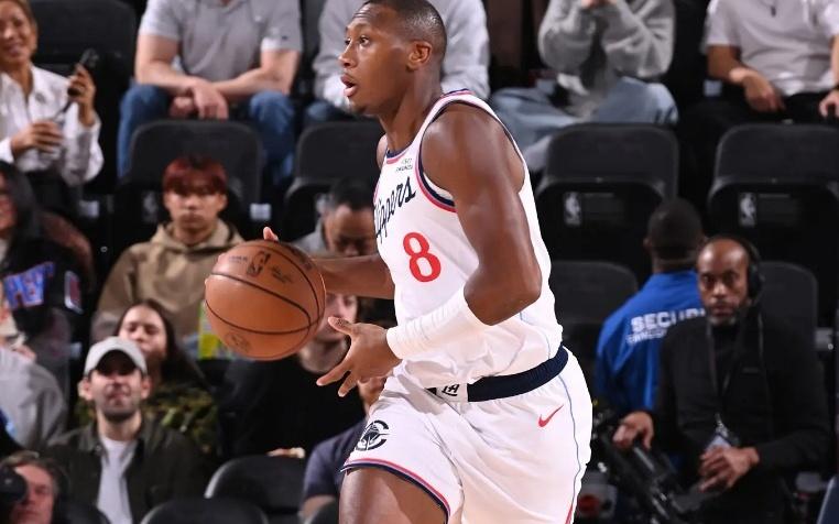 三分命中率达到40%，快船后场大闸在进攻端的表现越来越好了