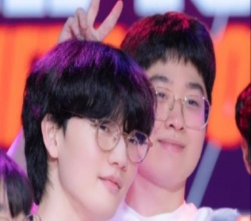 韩媒记者：某选手考虑来自LPL丰厚报价但前提队内明星选手也加盟