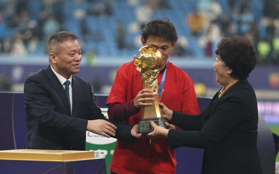 上港0比6惨败泽尼特，或让球队中卫加速引进新外援，值得期待