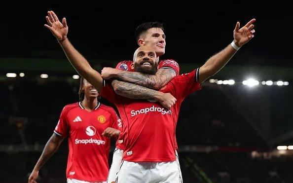 莱因克尔：姆伯莫真的很出色，在曼联踢