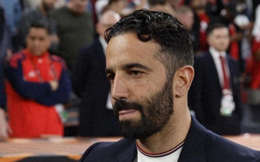 曼联战绩不佳，主教练阿莫林仍强硬：天王老子来了我也不变阵！