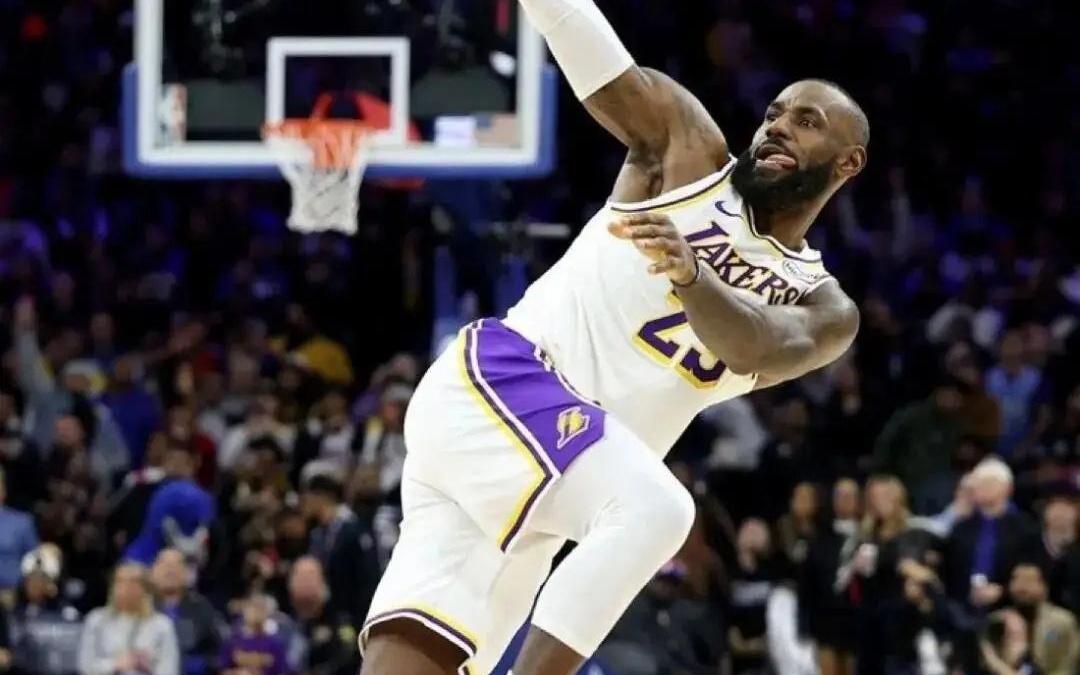 湖人开局爽文写到头傀儡主帅亲承詹姆斯拖后腿1隐患埋雷