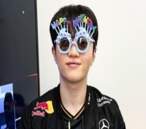 Keria更博：在中国过生日的当天进行了第一场比赛希望可以在中国待得更久