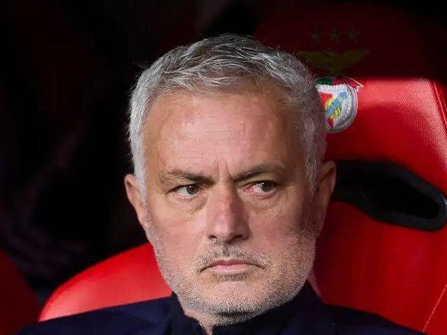 穆里尼奥葡超27场不败！本菲卡30，反超