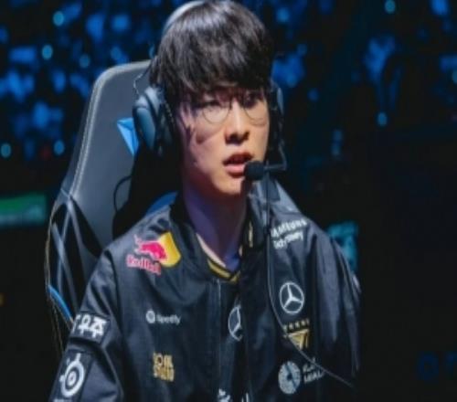 赛事官方分享T1赛后返图:卫冕冠军重回半决赛