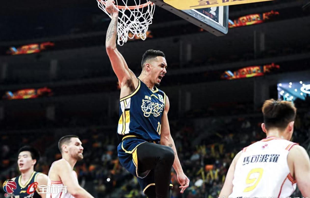 深夜12点！抖音体育公开向广东队道歉，解说员用词不当遭终止解说