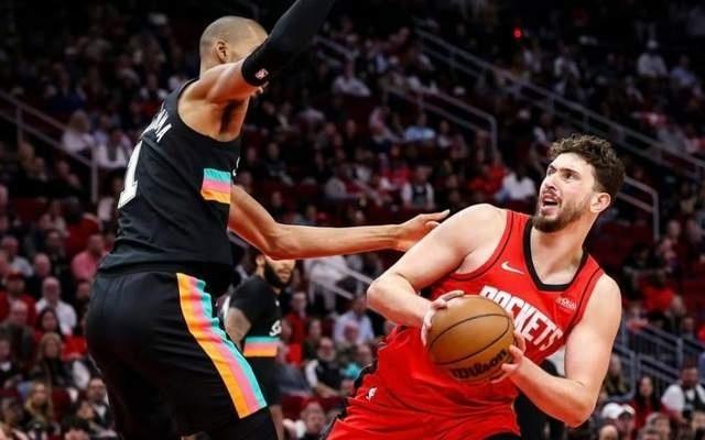 申京眼神防守，13+8+7伪全能火箭队锋线三分10中1失去射手定位