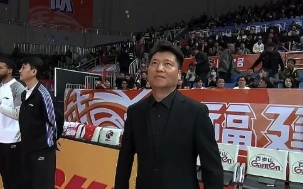 新疆代理主帅：想回到强队行列必须找回强硬防守，齐麟目前无法自行走路