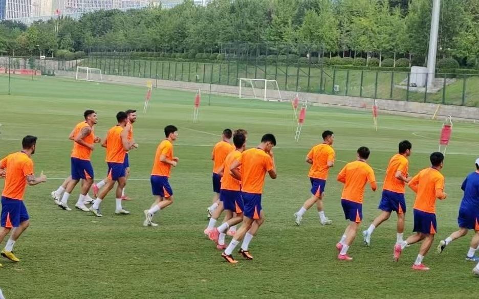 中超开始新征“橙”！泰山球员3日归队进行冬训