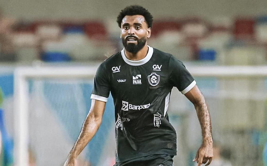 奇闻：巴西球星自掏腰包加盟中超！为了来中国损失数十万巨款