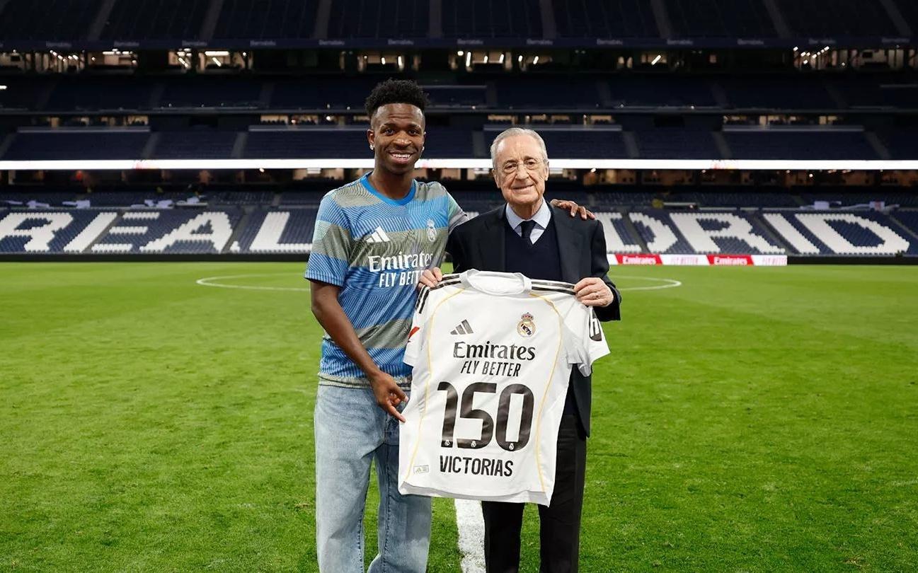 收获西甲生涯第150场胜利，维尼修斯获赠纪念球衣