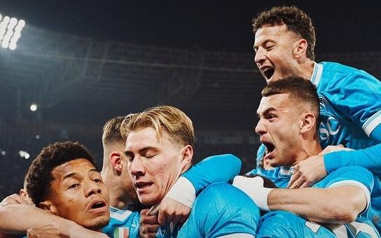 早报皇马主场0比2塞尔塔那不勒斯2比1尤文图斯