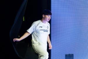 打野也很关键啊！Wei潘森仅拿到285数据但劣势情况下连续抢龙！