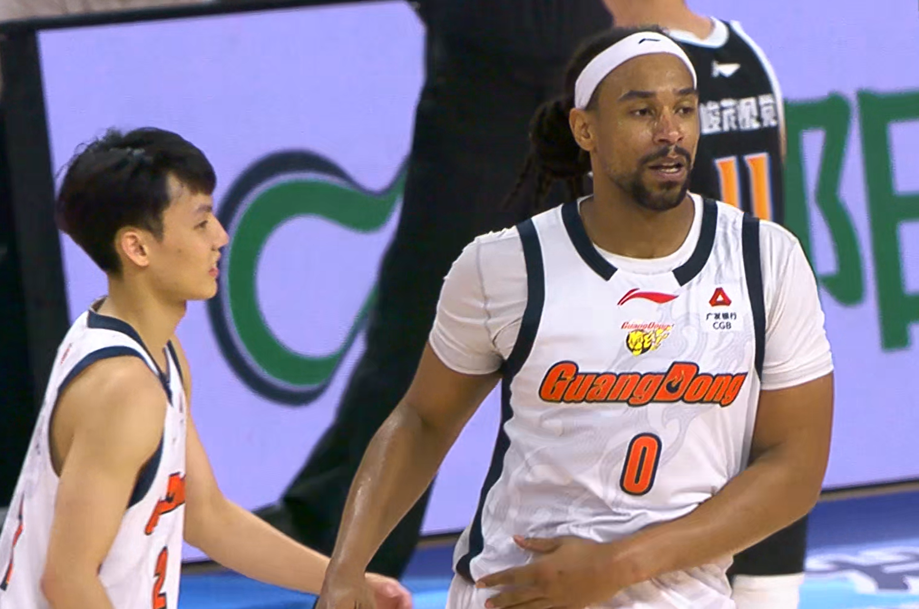 不装了！广东队“老牛车”爆发，砍32分11板杜锋多了争冠底气