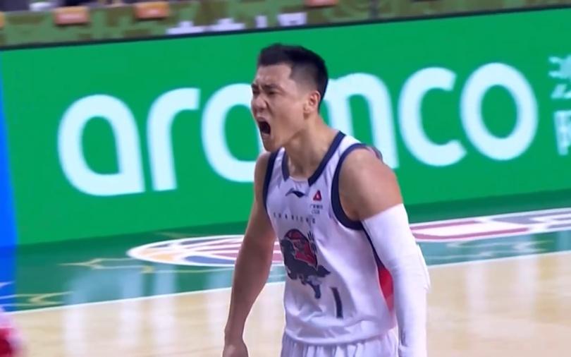 邱彪克里斯被驱逐！山东高速客场首胜，高诗岩末节四个三分太硬气