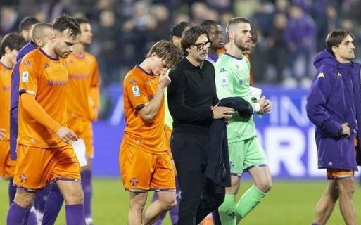 记者：佛罗伦萨对球员采取惩罚性封闭管理，瓦诺利也可能下课