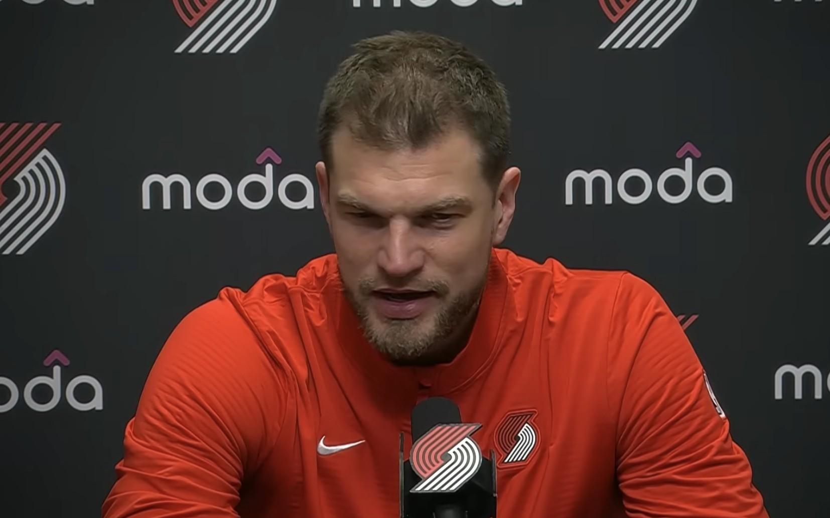 斯普利特：克林根是我们的防守支柱，回到圣安东尼奥感觉很特别