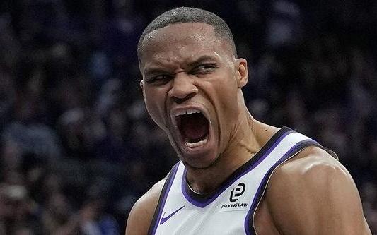 历史后卫篮板王！威少正式超越基德