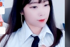 40岁了还这么敬业！Dva原型女帝ToSsGirL近期直播LOL时不时擦边搞热度