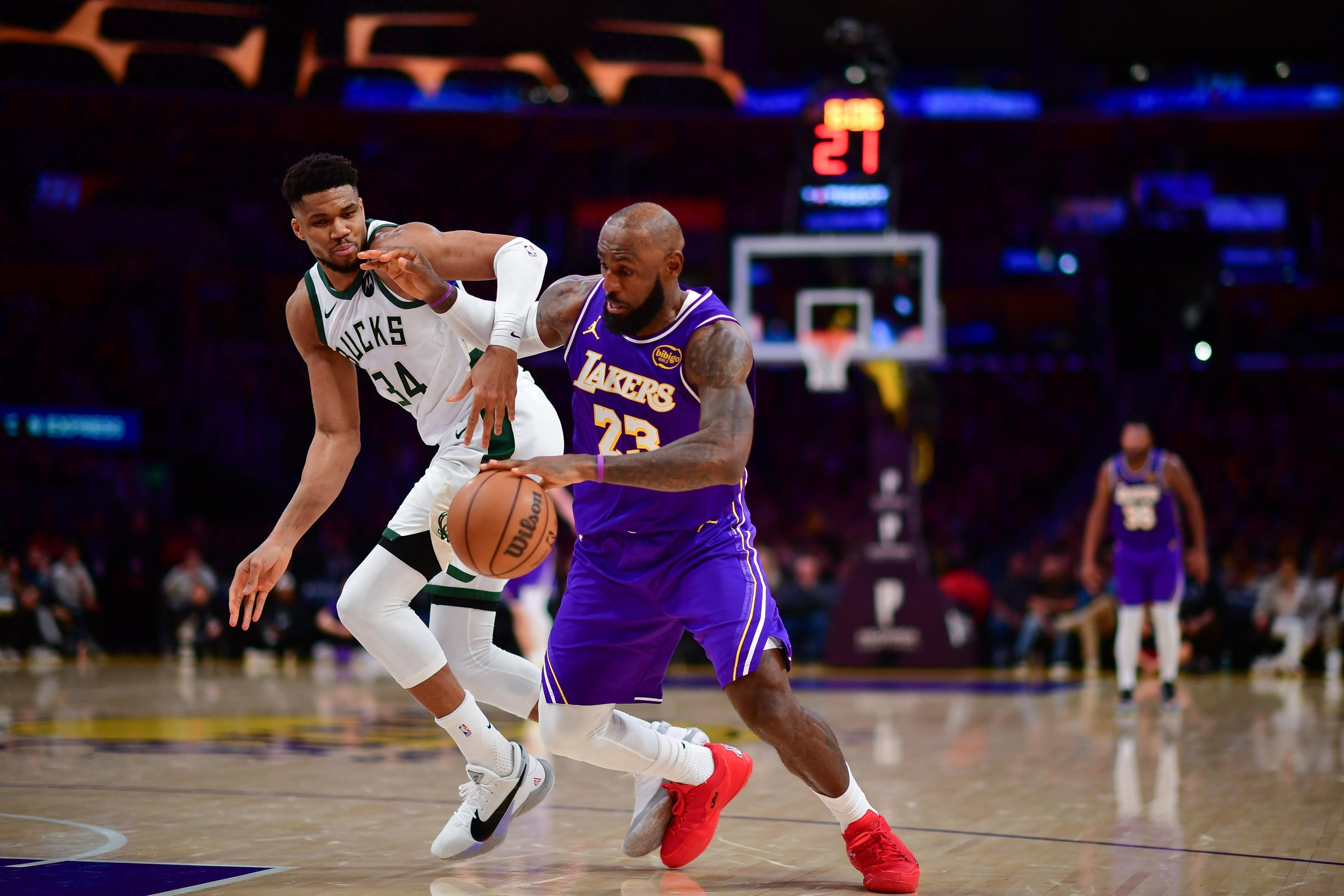 湖人13胜0负金身被破！41岁老詹26+9+10燃尽东契奇6犯暴露3问题